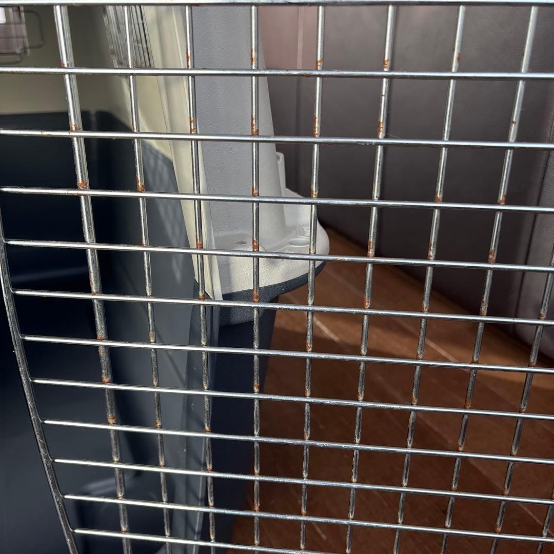 中型犬用プラスチックケージ