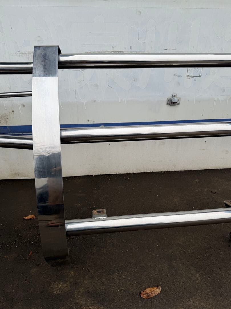 三菱 デリカD:5 フロントガードバー ブルバー ステンレス 中古