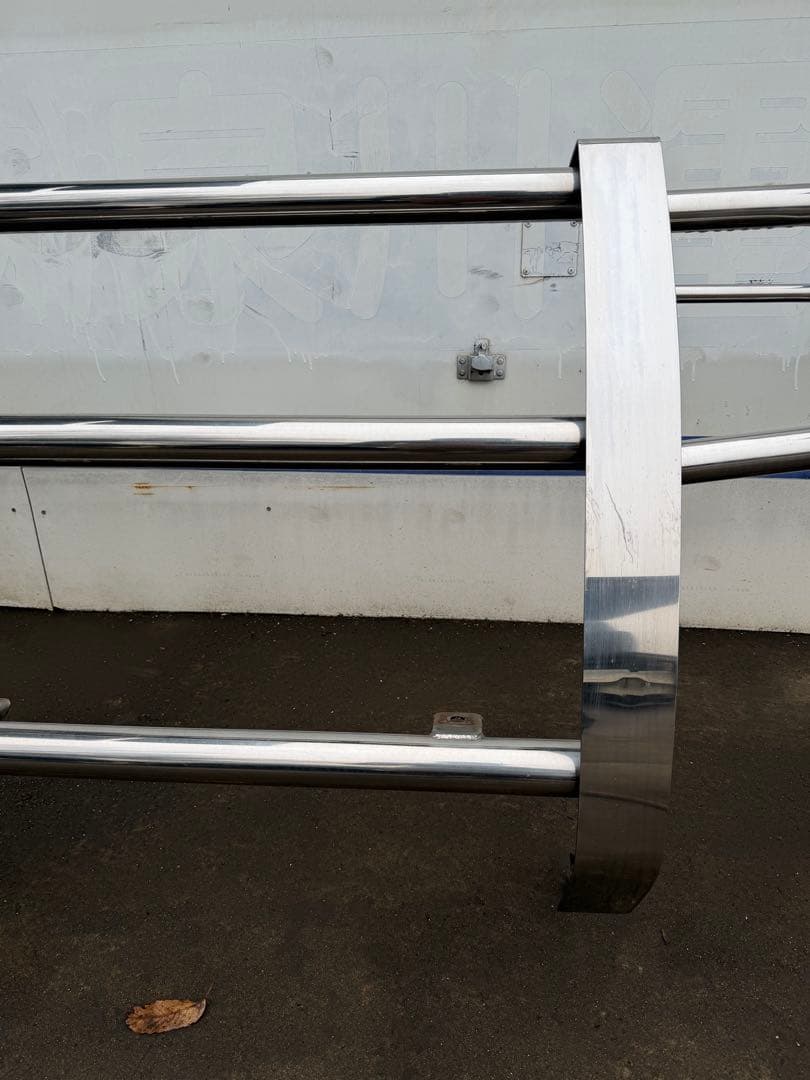 三菱 デリカD:5 フロントガードバー ブルバー ステンレス 中古