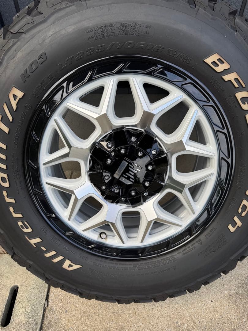 BFGoodrich LT225/70R16 タイヤホイールセット