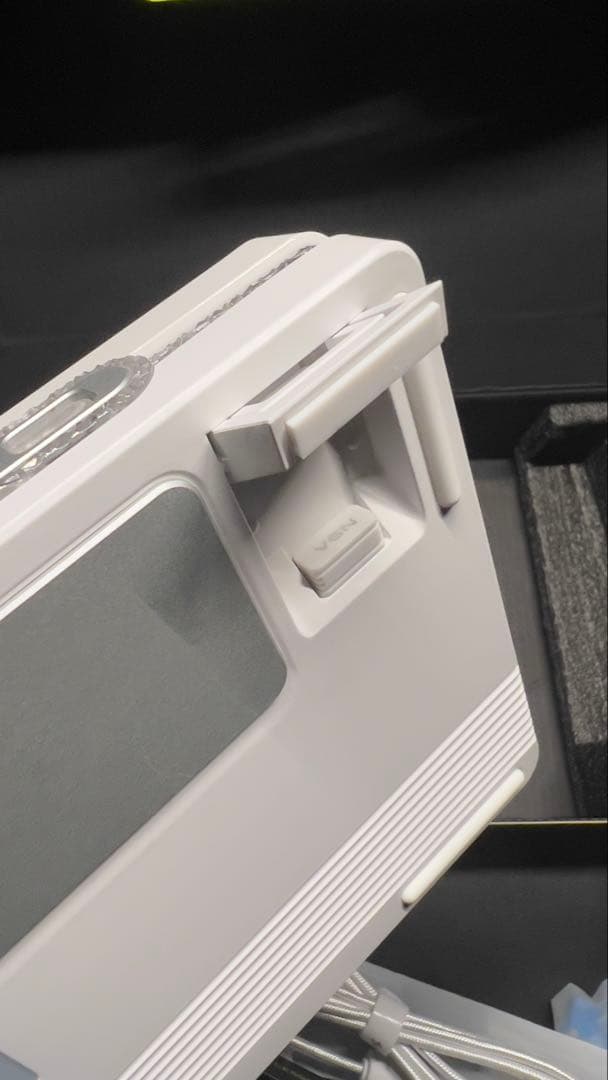 VGN Neon Ultra White ゲーミングキーボード