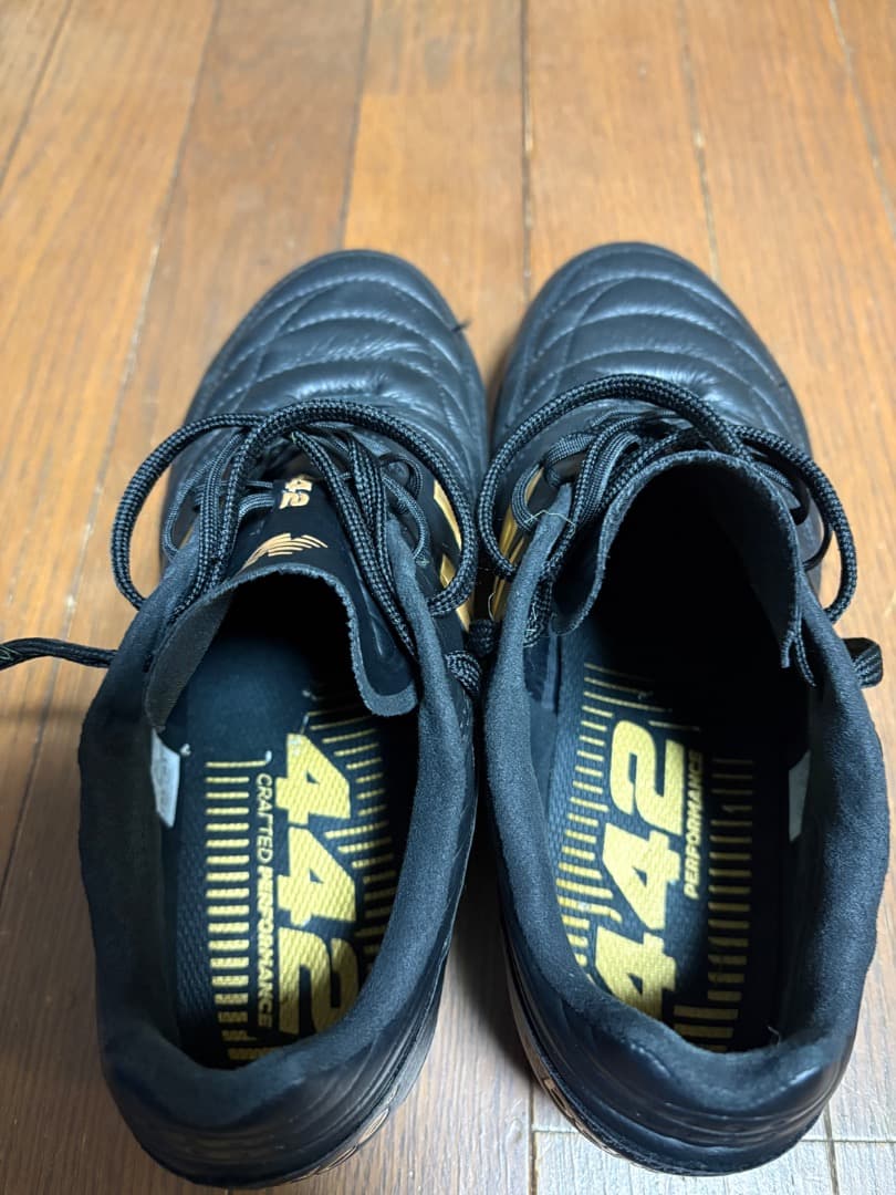 26.5㎝　New Balance サッカースパイク ブラック/ゴールド
