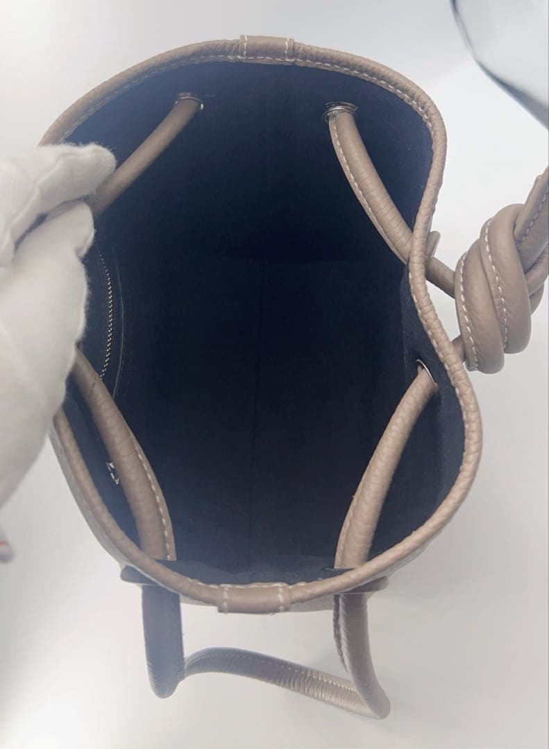 特価❣️美品✨Vasic ボンドミニレザー　 ショルダーバッグ　ブラウン