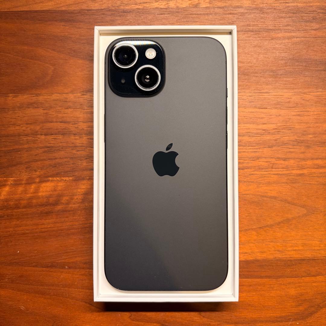 たにしゃん　iPhone 15 128GB