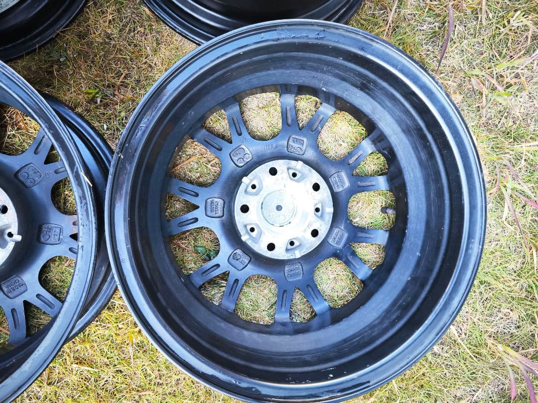 ①ゆゆ 2本分 15インチアルミホイール 6J ブラック 黒