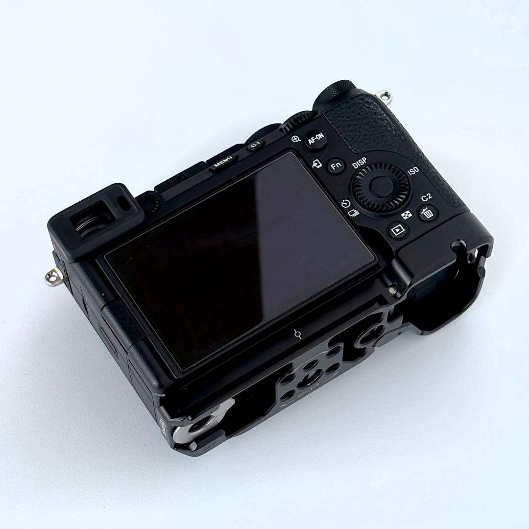 【超美品】SONY α7CR 6500万画素 本体 smallrig グリップ付