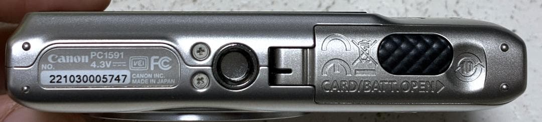 Canon IXY410F デジタルカメラ 本体と付属品