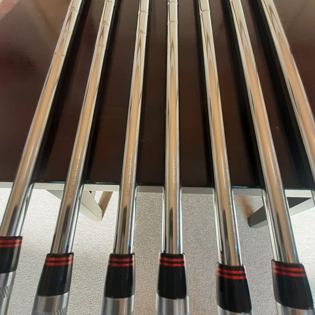 新品未使用マグレガーのキャビティアイアンセットの出品です。