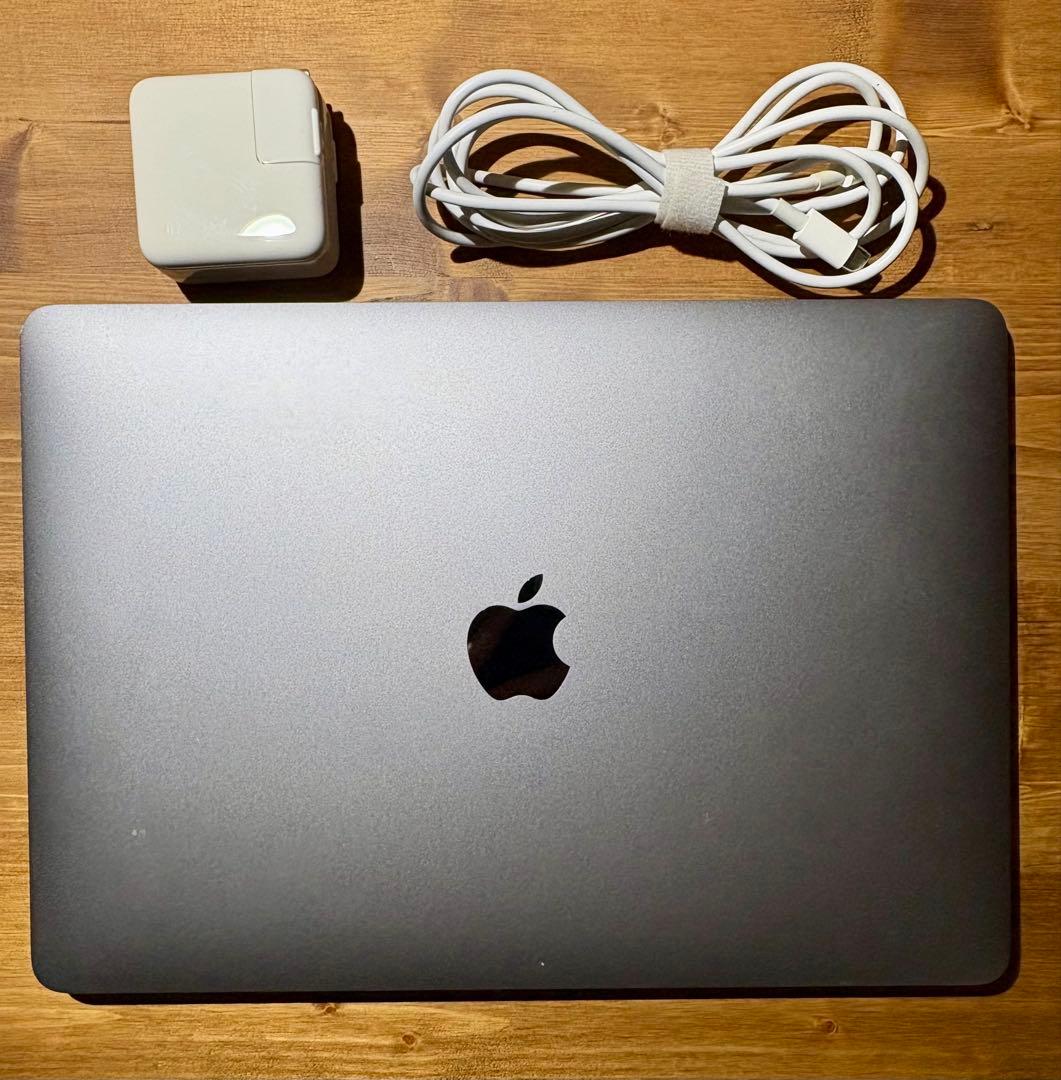MacBook Air:M1/13インチ、8GB RAM、256GB