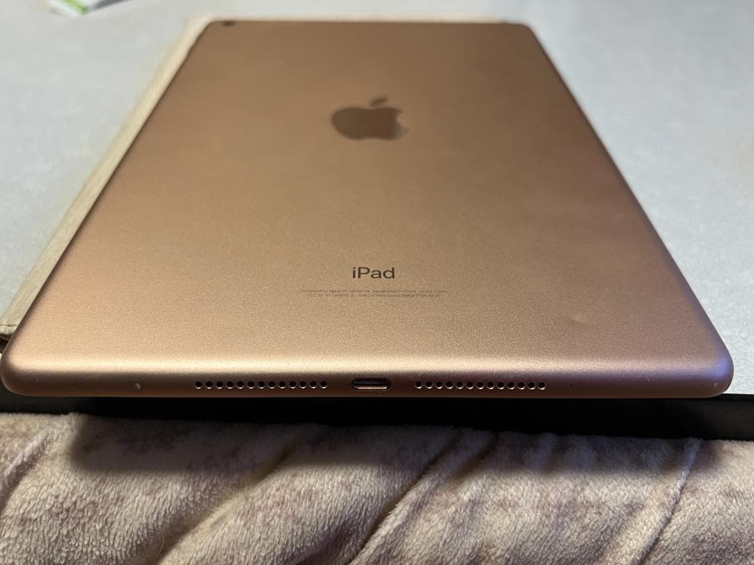 Apple iPad 第6世代　ゴールド 本体Wi-Fiモデル 32GB