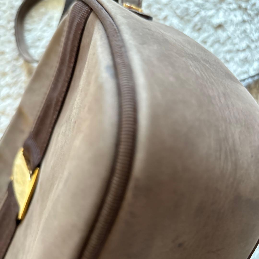 【1/31まで】Ferragamoフェラガモ　VARAショルダーバッグ