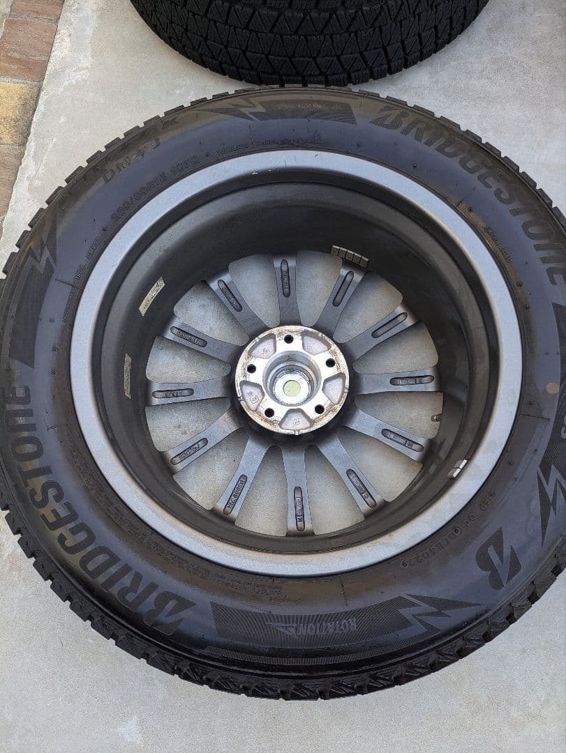 【ゆき】ブリヂストン　BLIZZAK　DM-V3　235/60R18