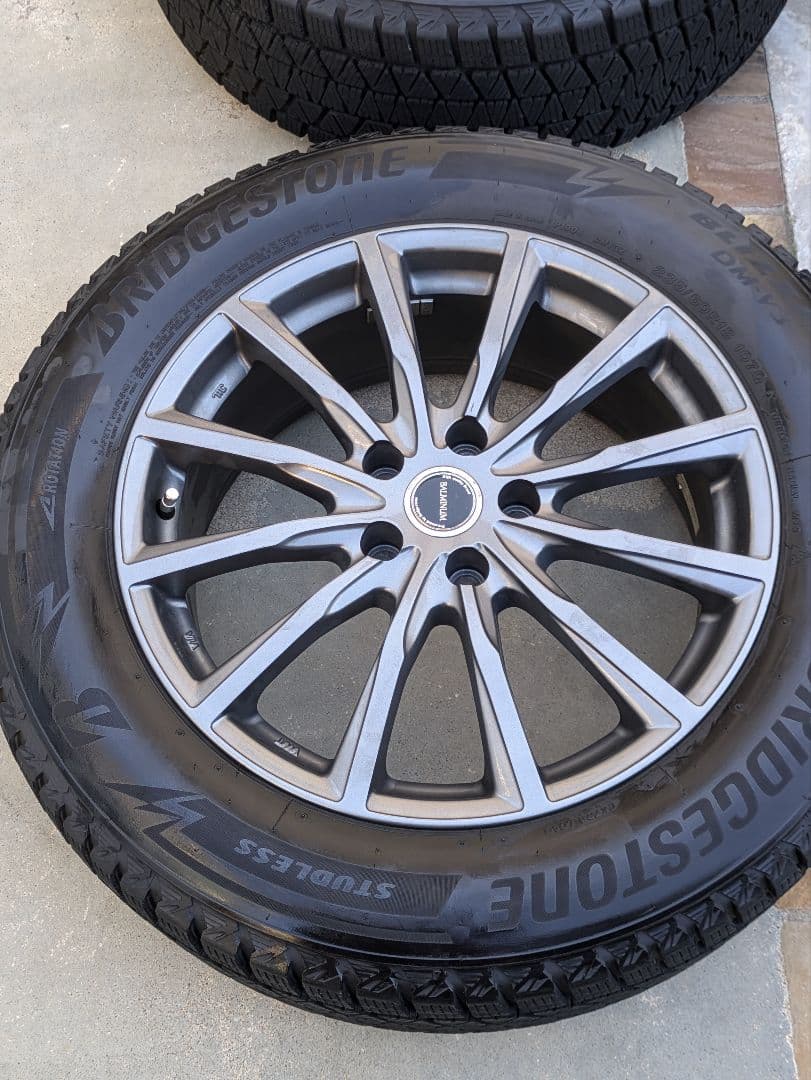 【ゆき】ブリヂストン　BLIZZAK　DM-V3　235/60R18