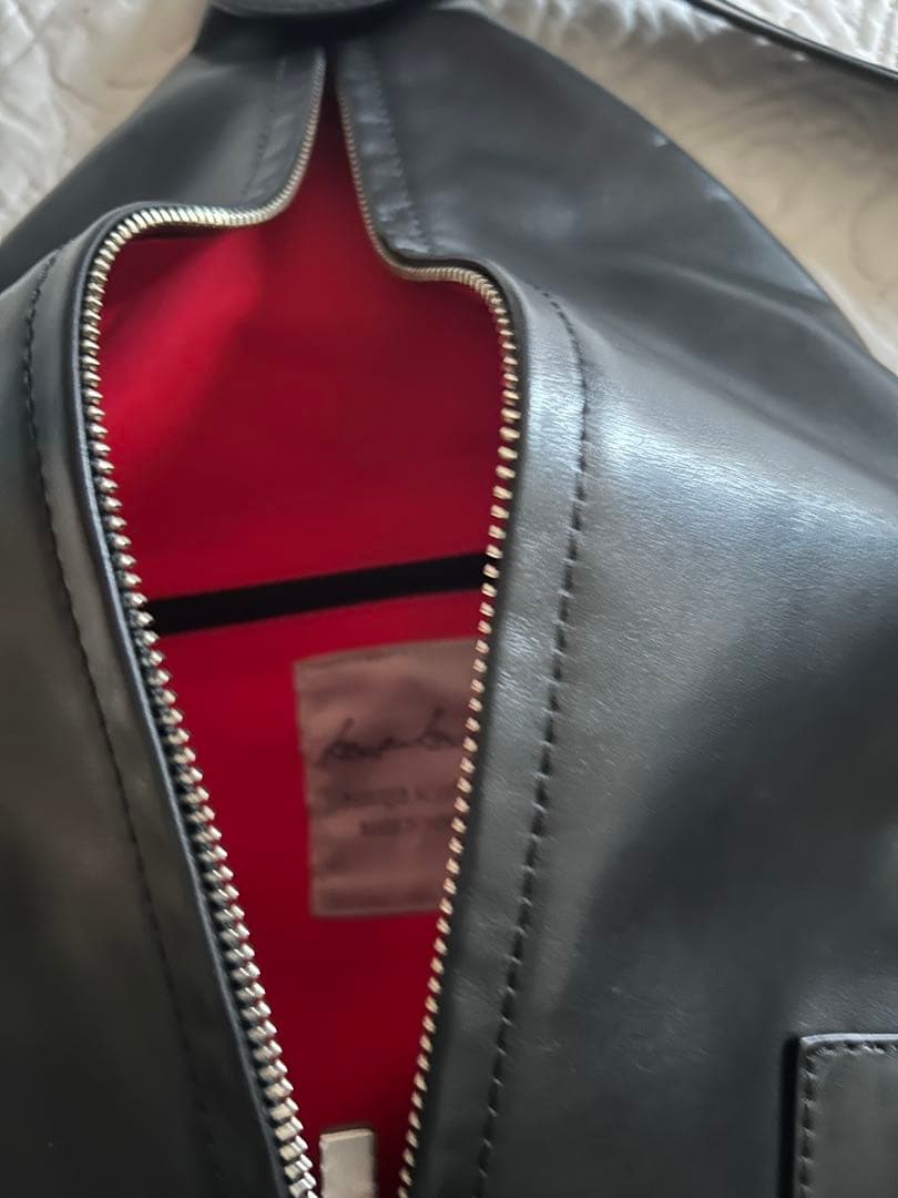 カワカワ　carfボディバッグ