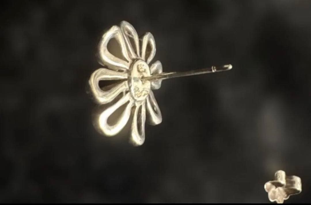 ティファニー デイジーピアス シルバー925片耳のみ