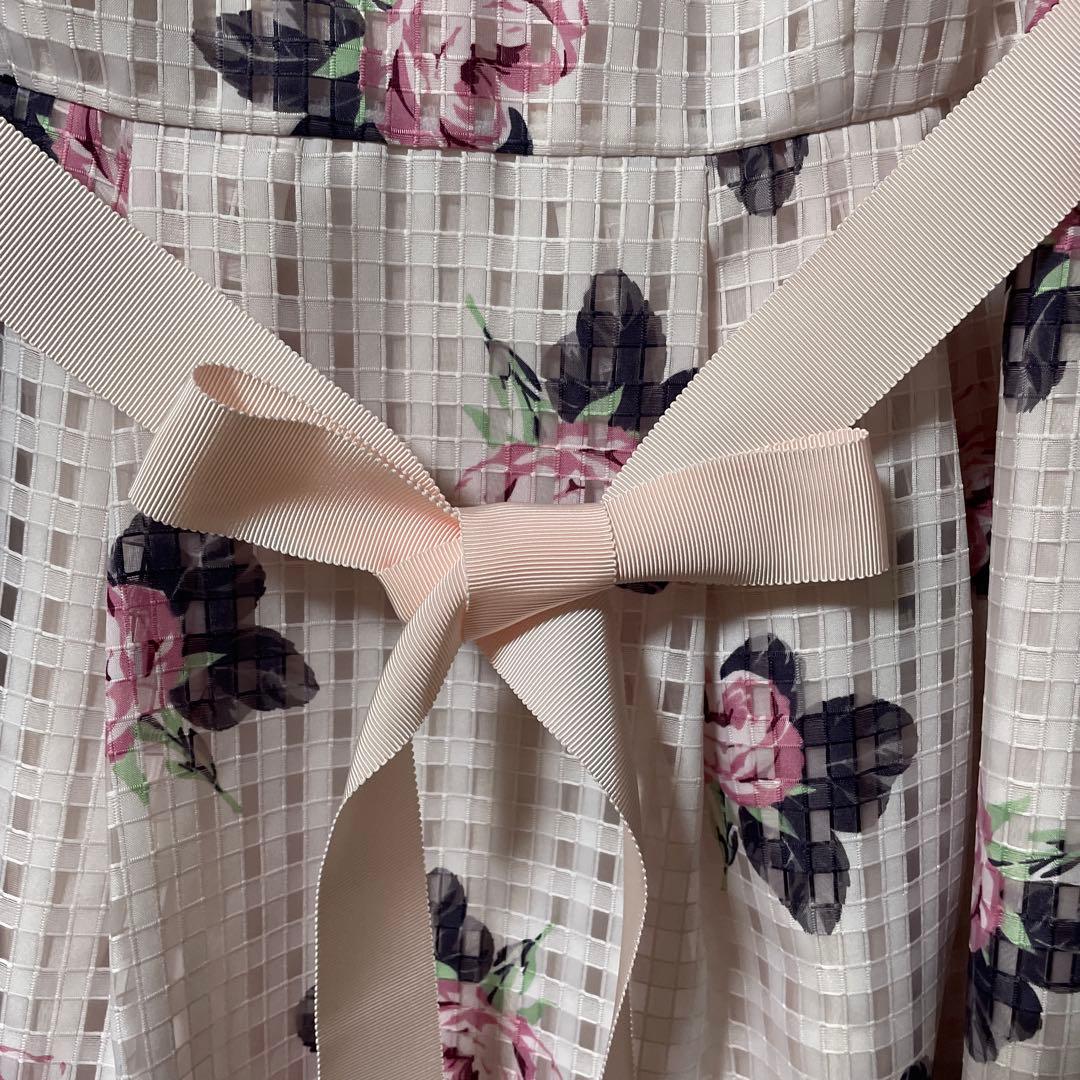 ♡エムズグレイシー♡新品花柄ワンピース♡42サイズ♡13号