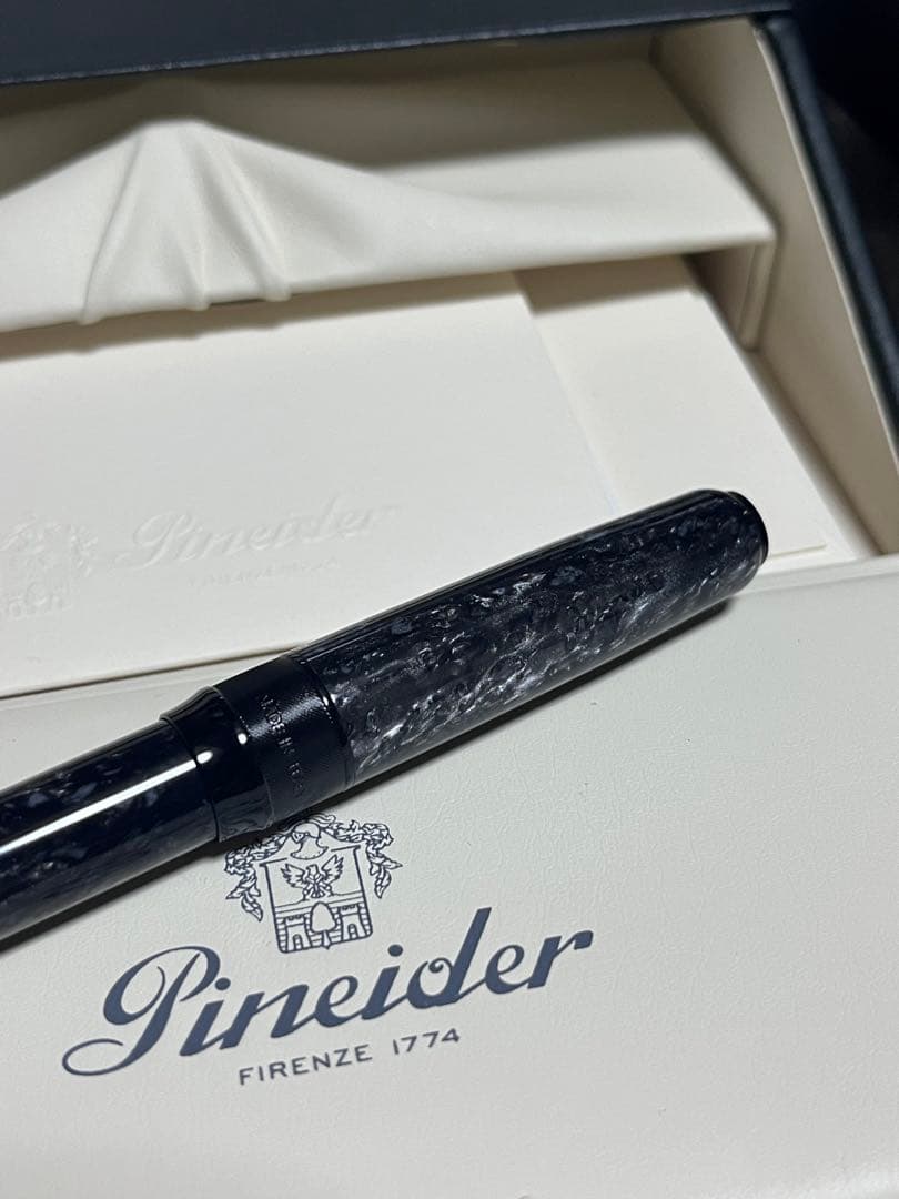 新品未使用 ピナイダー ラ グランデ ベレッツァ ロック 万年筆 グレー EF