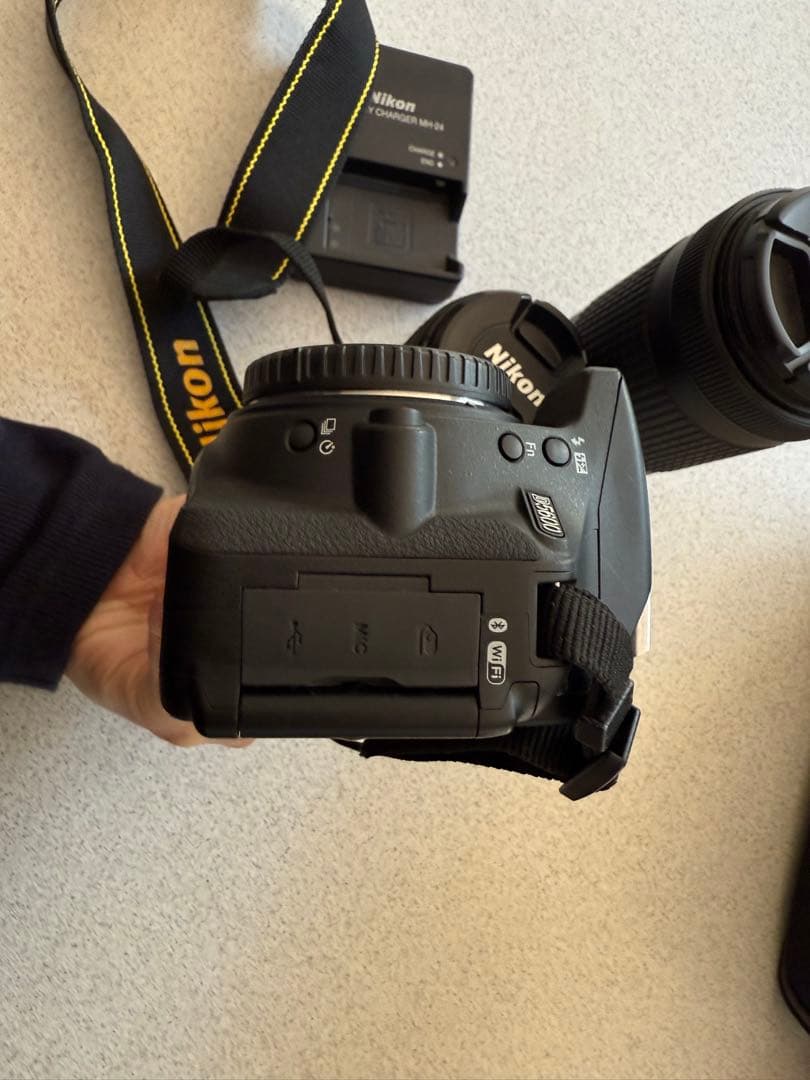 Nikon D5600 ダブルズームキット バッグ付 シャッター数3195回