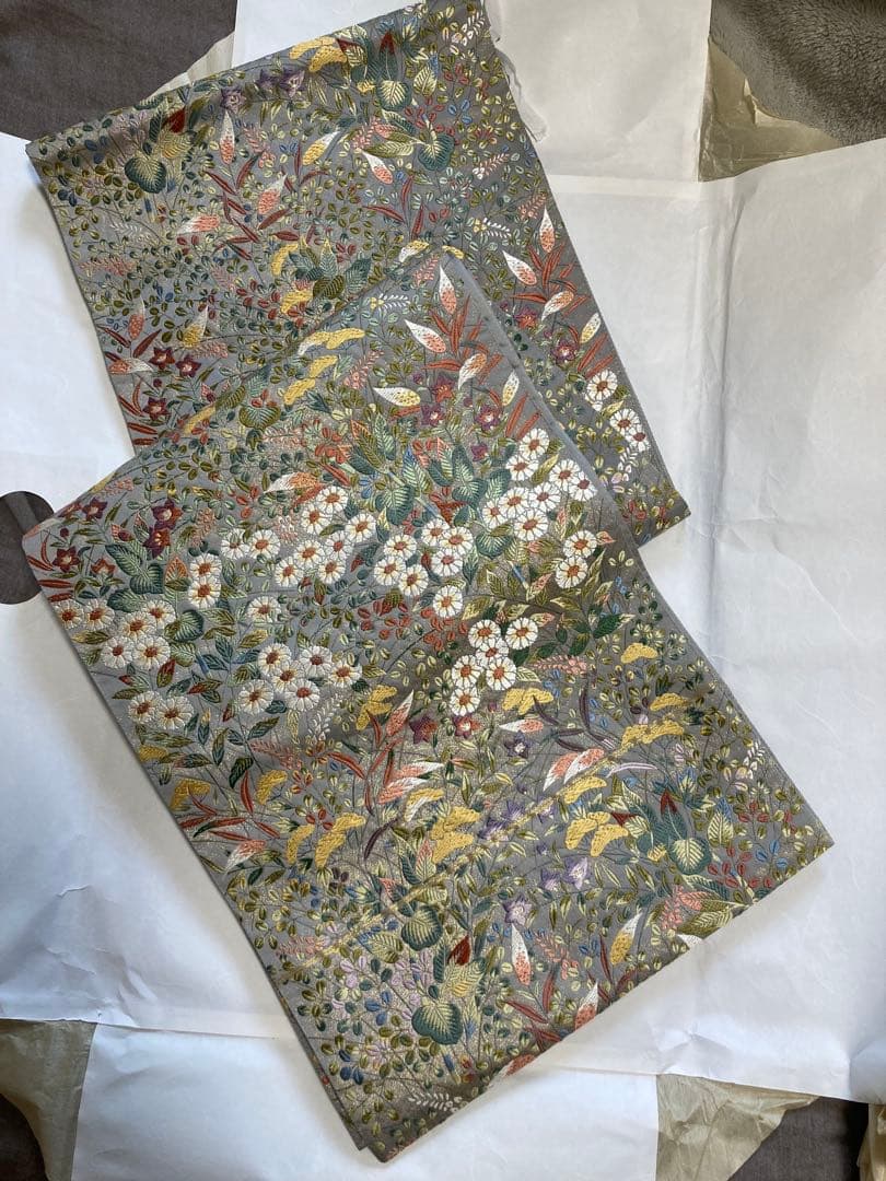 ［e.］繊細な花柄刺繍の美しい着物　付下げ＊袷＊正絹 匿名配送