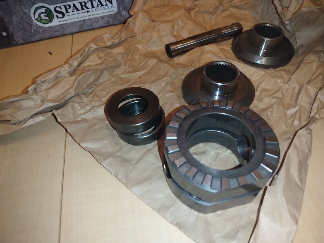 t*8様 スパルタンロッカー デフ ハイエース