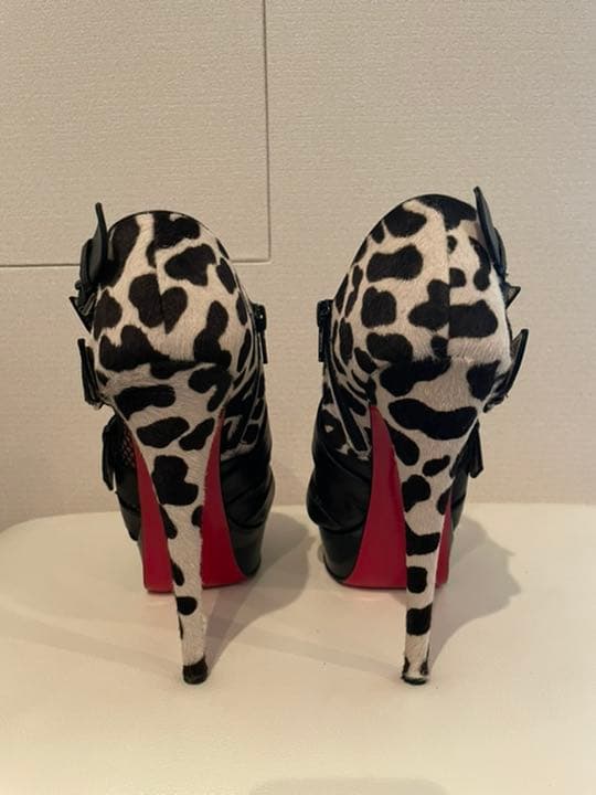 クリスチャン ルブタン　ブーティ　ブーツ