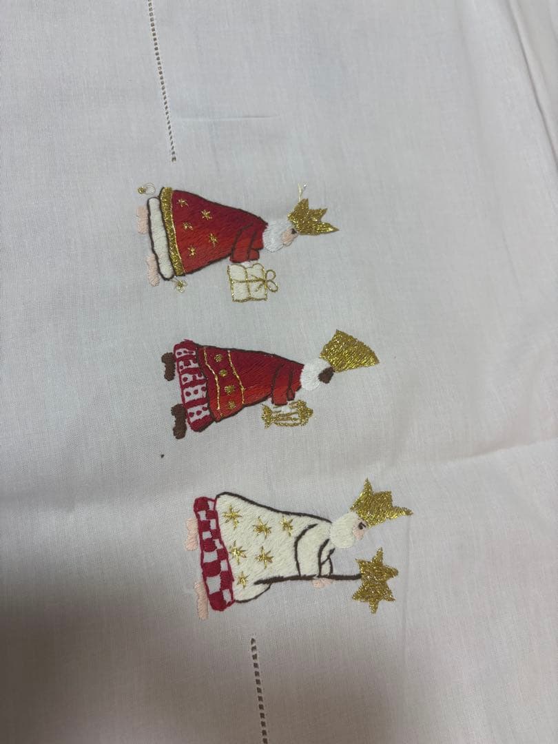 ベトナム手刺繍 テーブルクロス