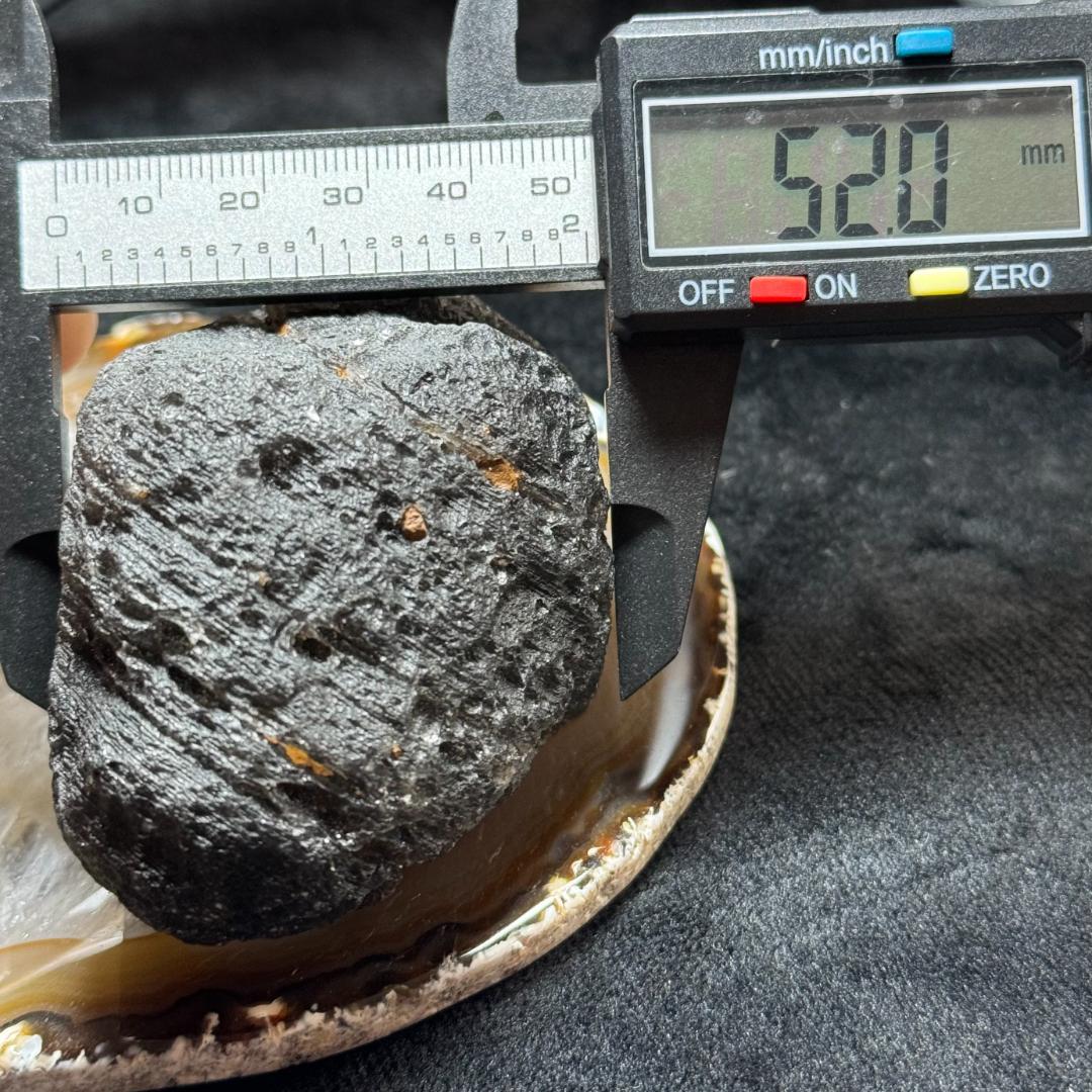 モルダバイト　チンターマニの仲間　◇アグニマニタイト◇大きい原石　221.1g