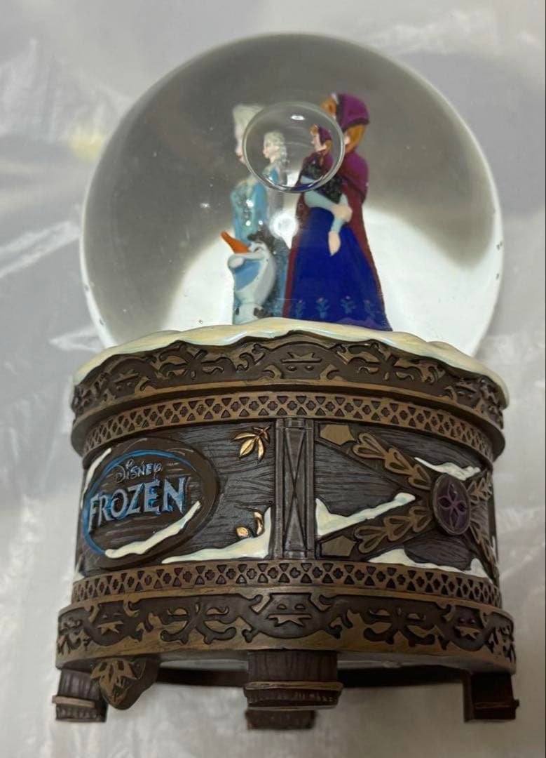 ディズニーストア アナと雪の女王 オルゴール付きスノーグローブ