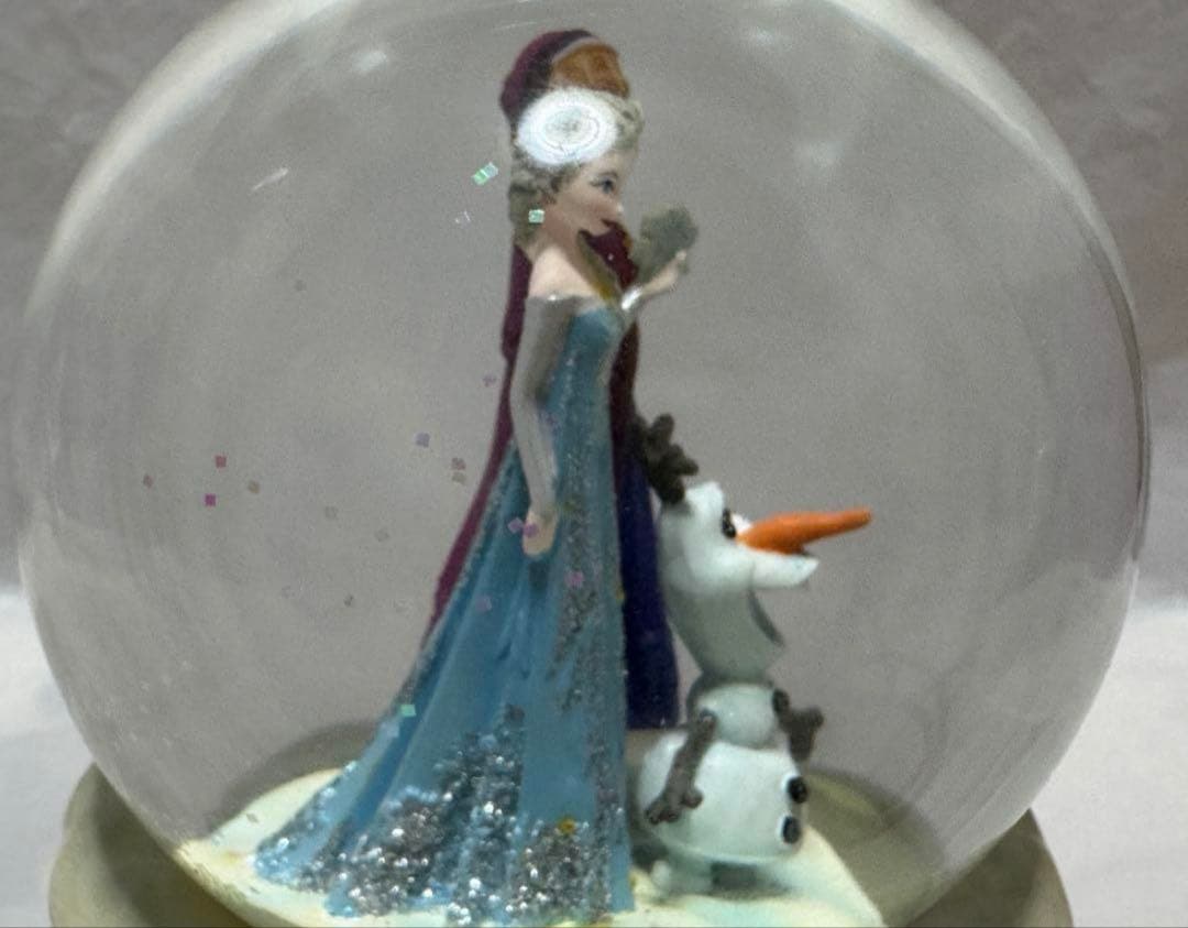 ディズニーストア アナと雪の女王 オルゴール付きスノーグローブ