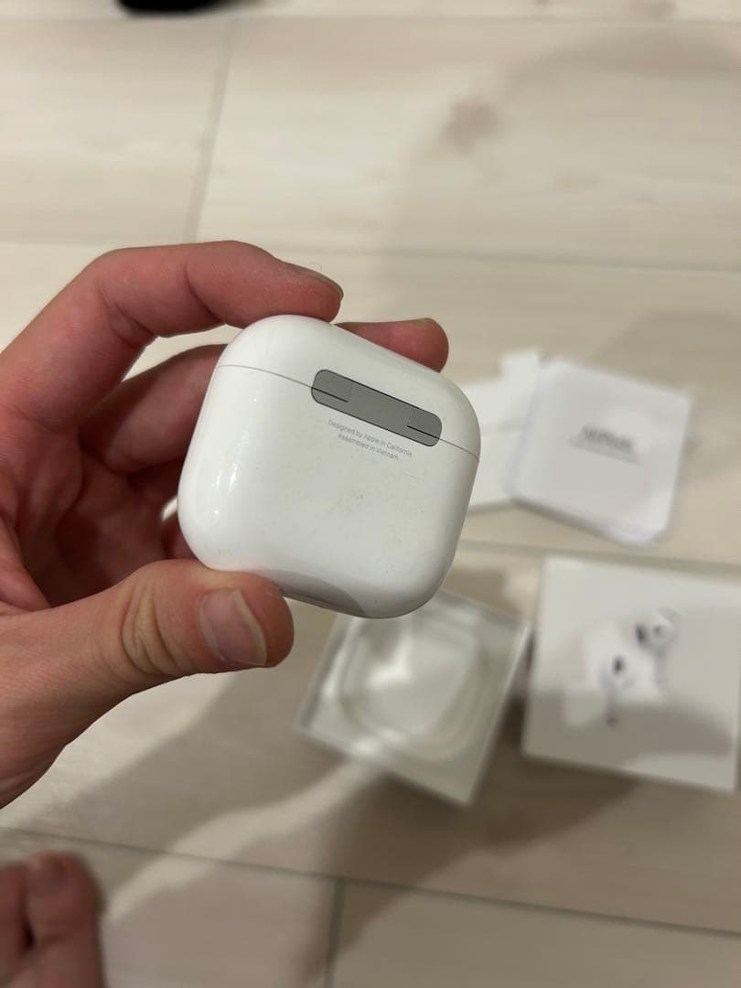 AirPods 4 アクティブノイズキャンセリング搭載モデル