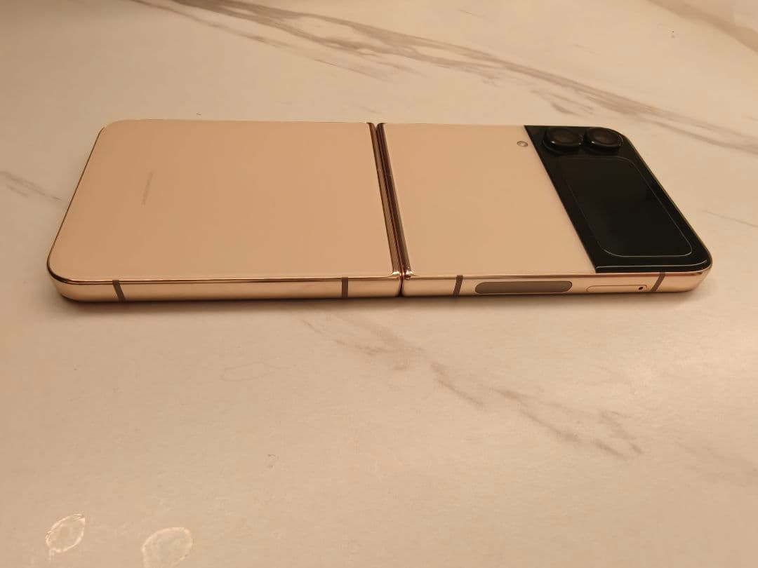 Garaxy Z flip4 美品