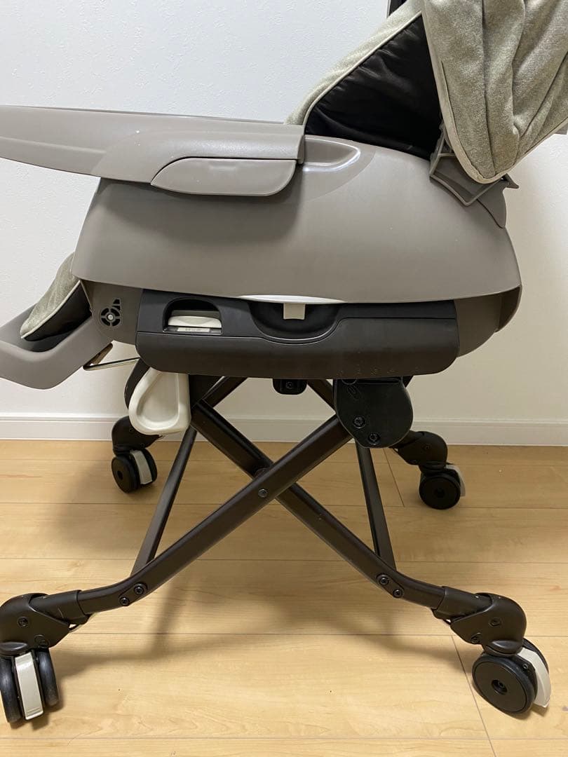 Combi ハイローチェア　手動　ベビーラック　おやすみドーム付き