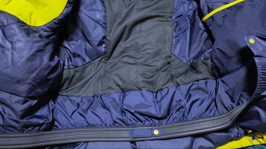 《サロモン SALOMON》スキーウェア 中綿 保温 雪山 ジャケット