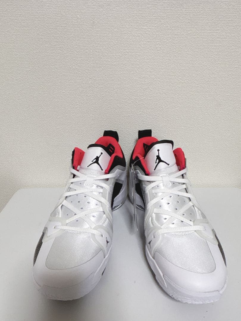 新品・未使用NIKE エアジョーダン 37 ロー PFホワイトバッシュ26.5㎝