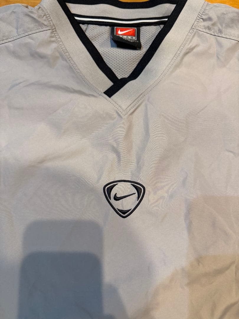 新品同様　サッカー　ナイキ　NIKEナイロン ピステ 上下セット　Lサイズ