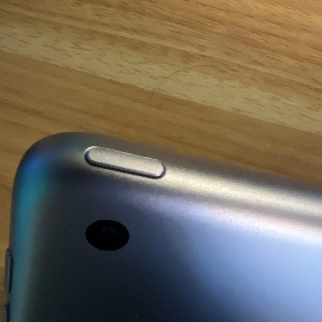 iPad 第6世代 32GB スペースグレイ ケース付き A1893