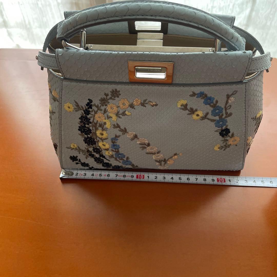美品　Fendi 花柄刺繍 ハンドバッグ 水色