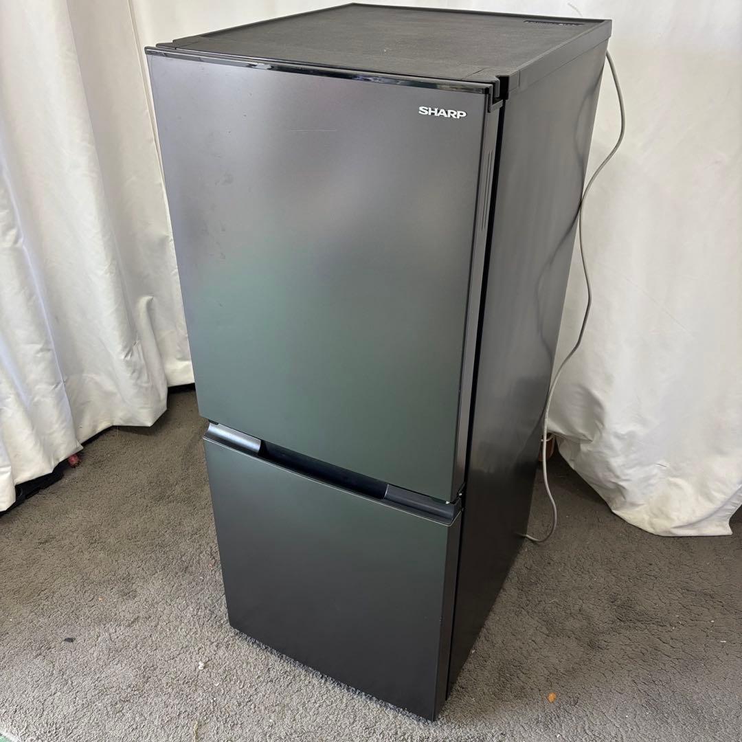 101⭕️冷蔵庫　SHARP　家電　一人暮らし　黒　設置無料　両開き　安い　小型
