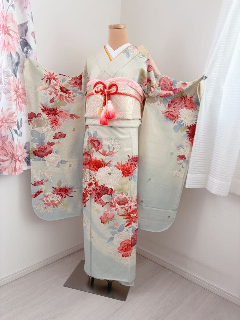 商品状態欄必須確認！新品　正絹振袖フルセット　牡丹•菊調　淡い青色 花柄