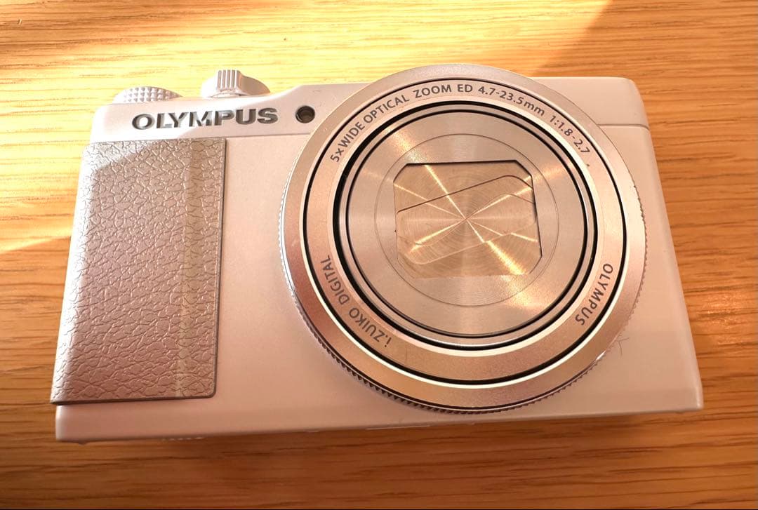 OLYMPUS Stylus xz-10 人気ホワイト