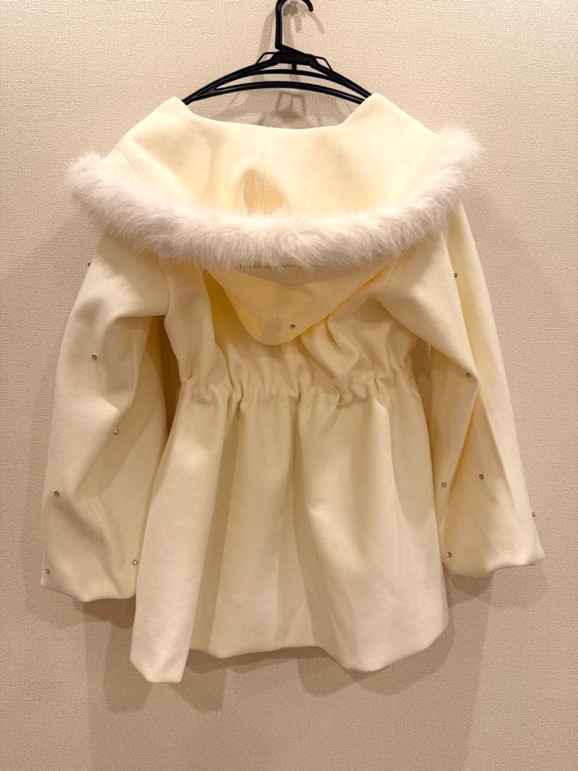 フードフェイクファービジューミドルコート　ナイスクラップ　オフホワイト