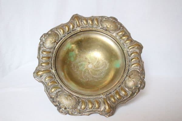 ベルギー アンティーク 古い真鍮製銀メッキ加工のコンポティエ ロカイユ模様