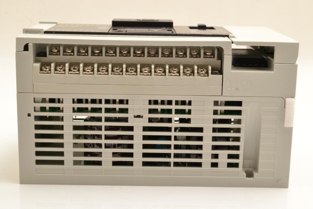 ☆美品☆三菱電機 PLC FX5U-32MR/ES シーケンサ