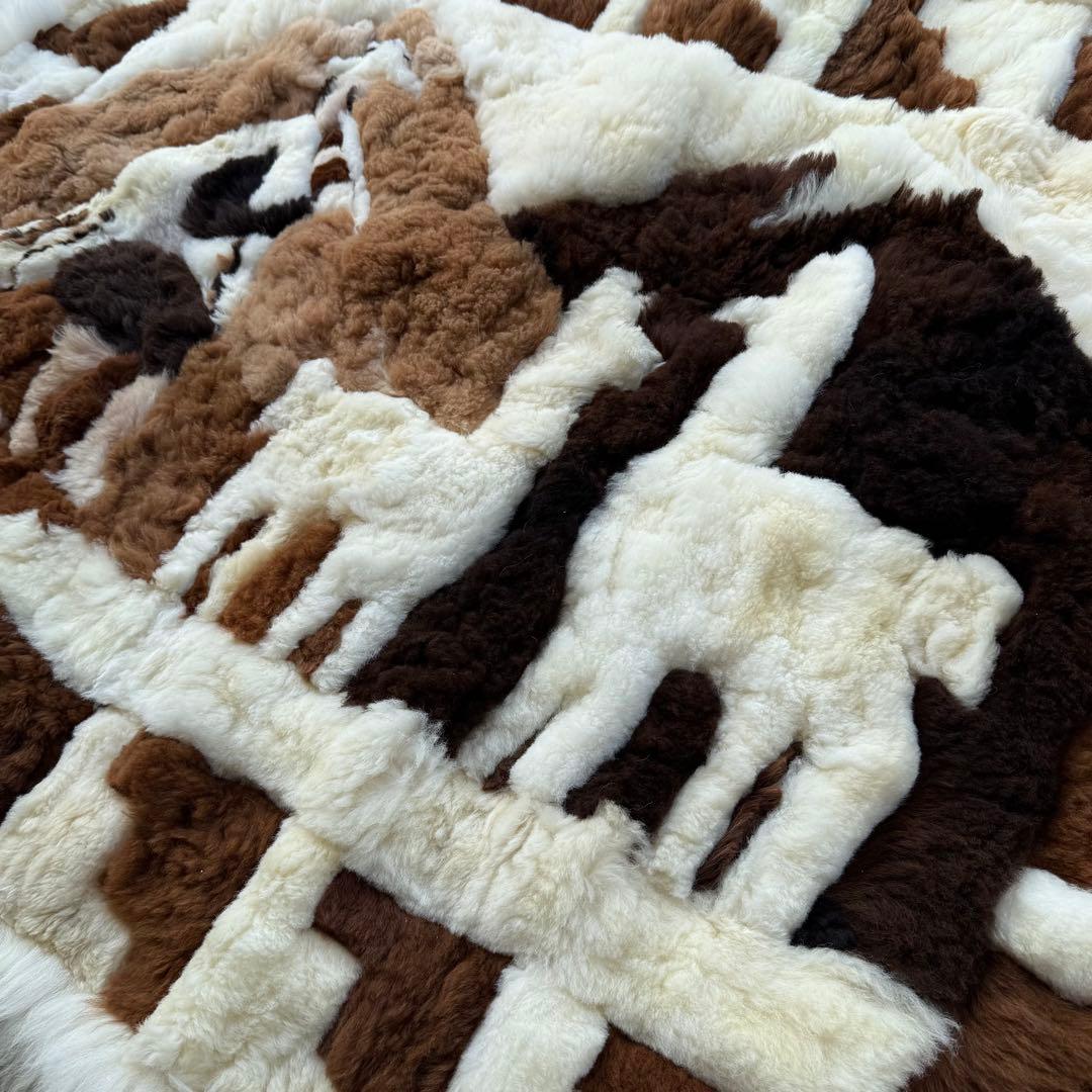 ペルーのカーペット　ラグ　タペストリー