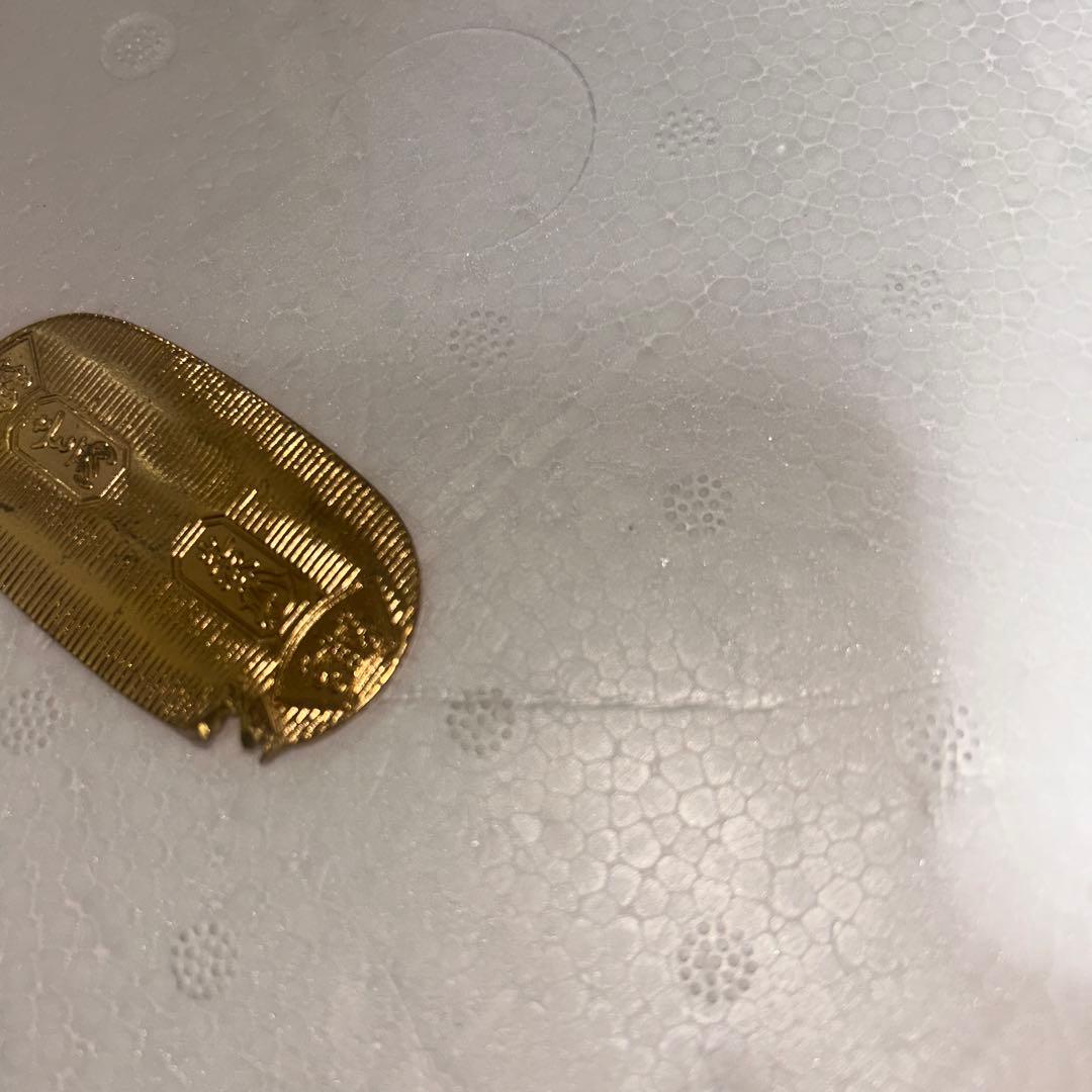 金色模様入りコレクションアイテム 約10cm 22g,21g 2個