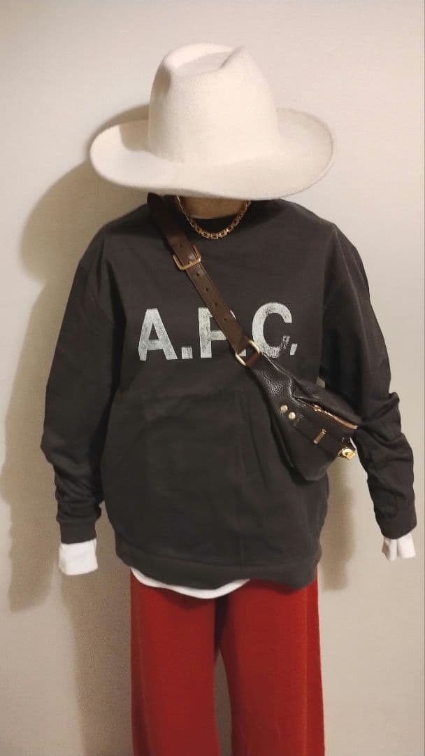 SAKURA様 C6934 A.P.Cプルオーバー×ニットパンツコーデ