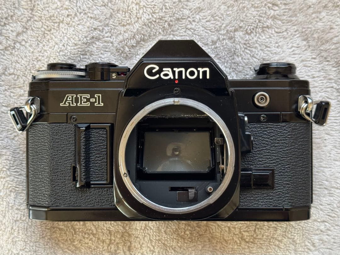 【美品・稼働】キャノンAE-1ブラックFD50mmF1.4付