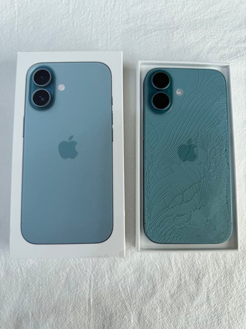 iPhone16 256GB ティール 背面割れあり