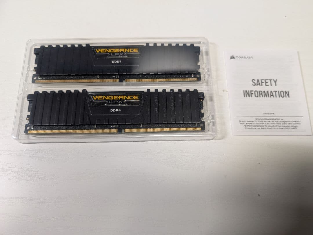 メモリー CORSAIR Vengeance LPX DDR4 16GB