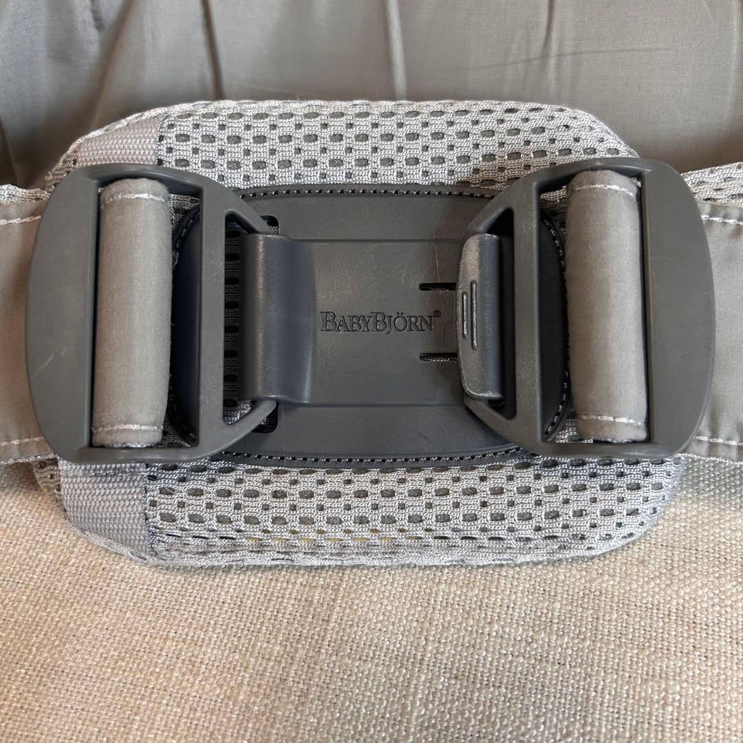 ベビービョルン ハーモニー シルバー　よだれパッド付き
